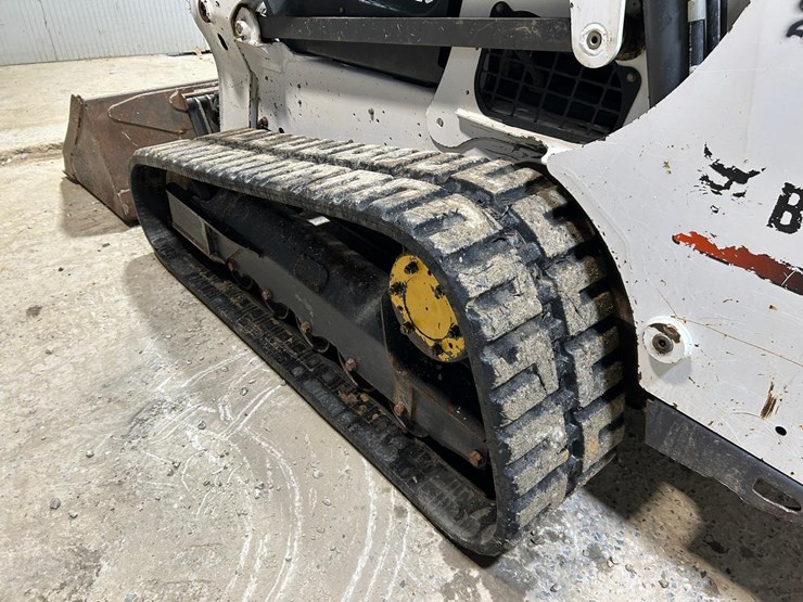 bobcat-t740-image-17