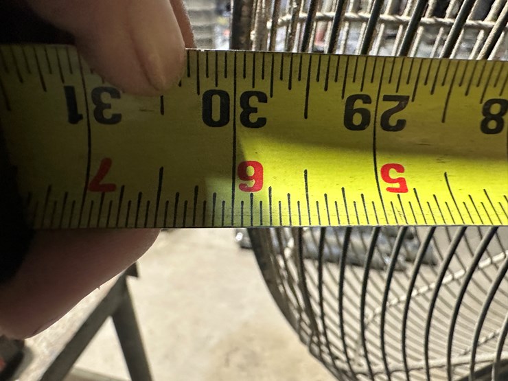 #38492-•-central-machinery-30"-shop-fan-&-extension-cord-image-10