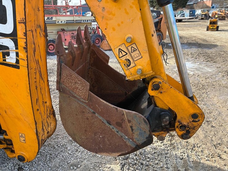 2016-jcb-3cx-image-13