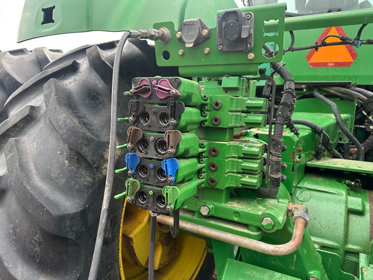 2014-john-deere-9460r-image-26