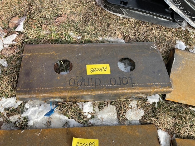 new-unused-giyi-toro-dingo-weldable-mini-skid-loader-mount-plate-image-1