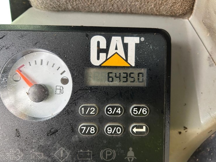 2021-caterpillar-226d3-image-18