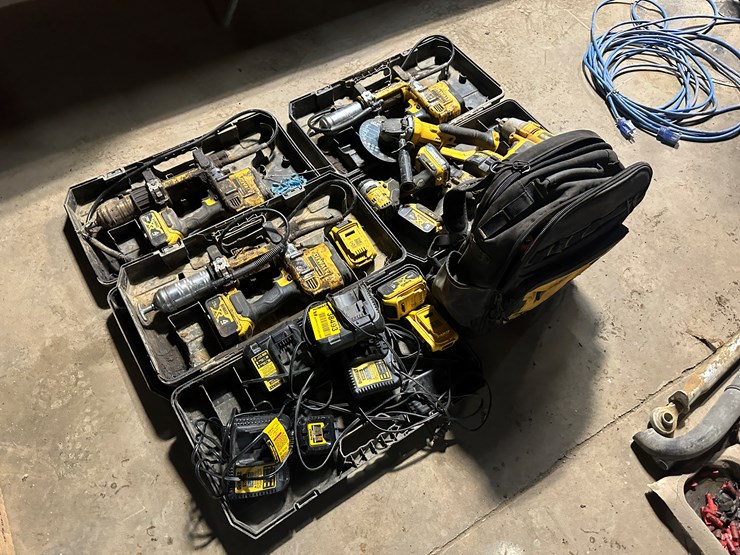 #38493-•-lot-of-dewalt-cordless-power-tools-image-1