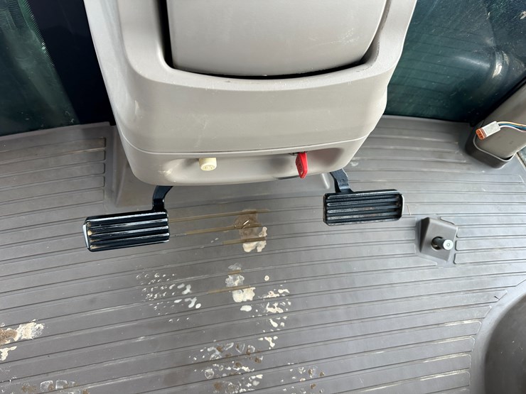 2014-john-deere-9460r-image-77