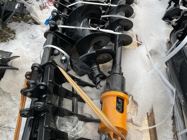 new-unused-giyi-8-pc-mini-excavator-attachment-set,-8",-12"-and-16"-augers,-24"-and-32"-buckets.-image-1