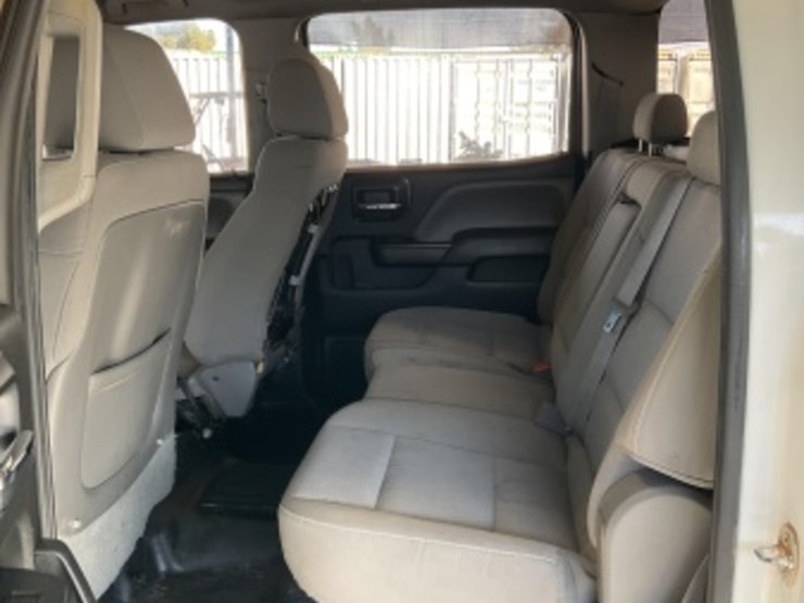 2015-chevrolet-silverado-3500-image-26