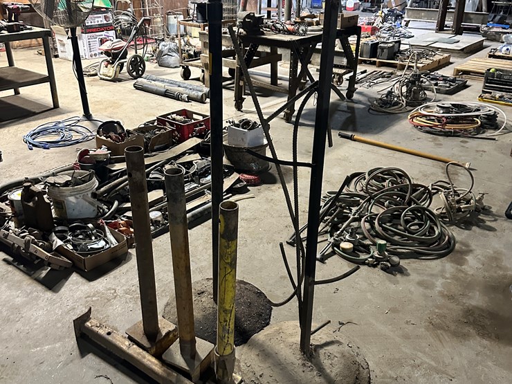 #38495-•-lot-of-misc-stands-image-1