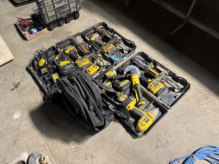 #38493-•-lot-of-dewalt-cordless-power-tools-image-4