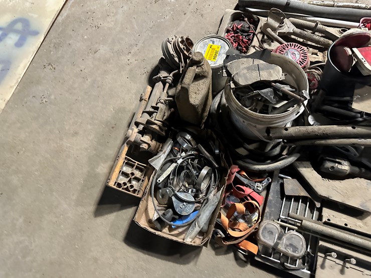 #38494-•-lot-of-misc-parts-image-10