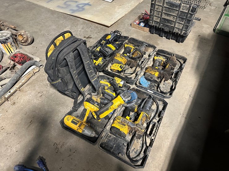 #38493-•-lot-of-dewalt-cordless-power-tools-image-3
