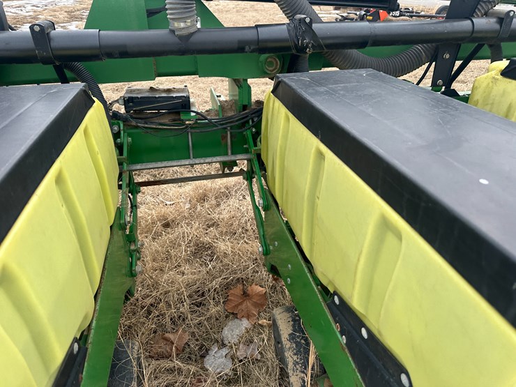 john-deere-1720-image-37
