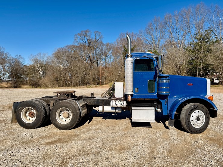 2007-peterbilt-378-image-7