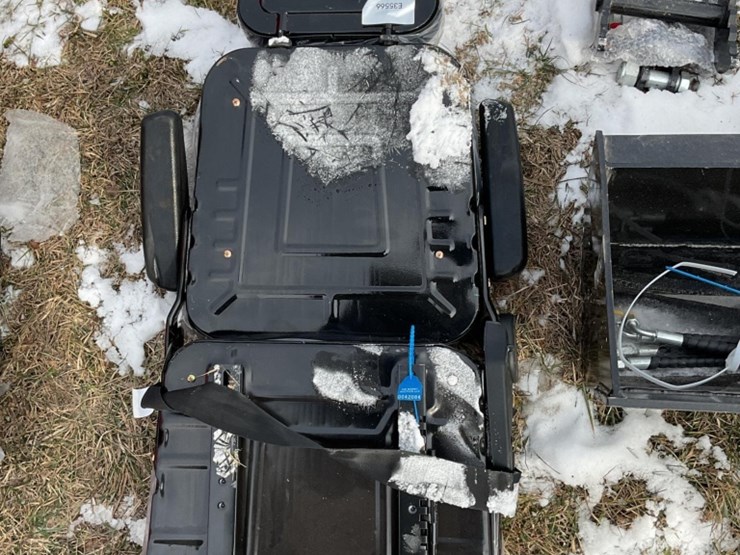 new-unused-sklp-luxury-equipment-seat-with-seat-belt-image-2