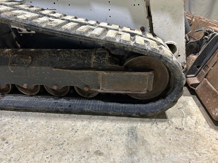 bobcat-t740-image-15