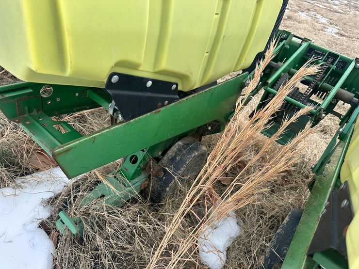 john-deere-1720-image-26