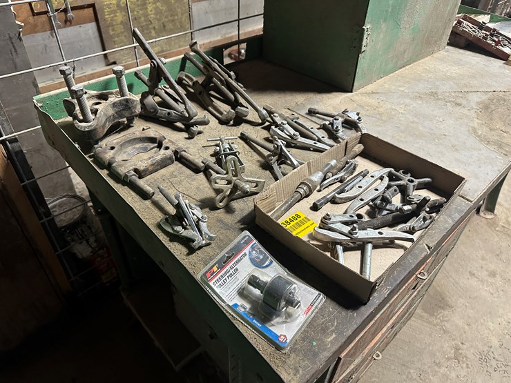 #38488-•-lot-of-pulley-pullers-image-2
