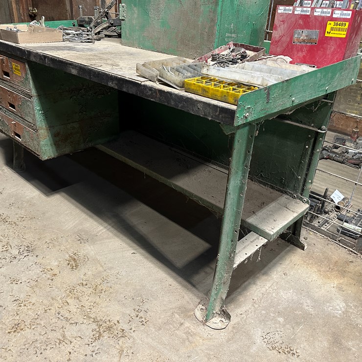 #38491 • Tool Desk