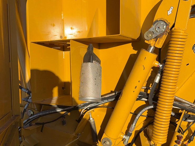 2018-vermeer-605n-image-5