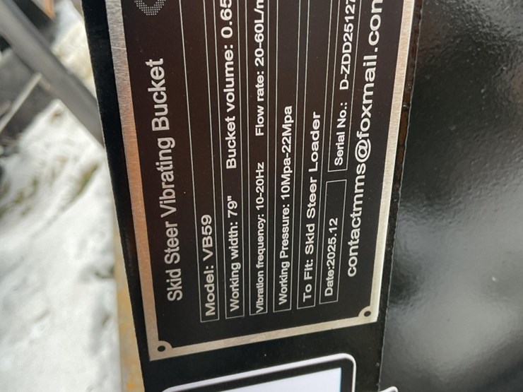 new-unused-giyi-model-vb59-vibrating-bucket-skid-loader-attachment,-79"-wide-image-5