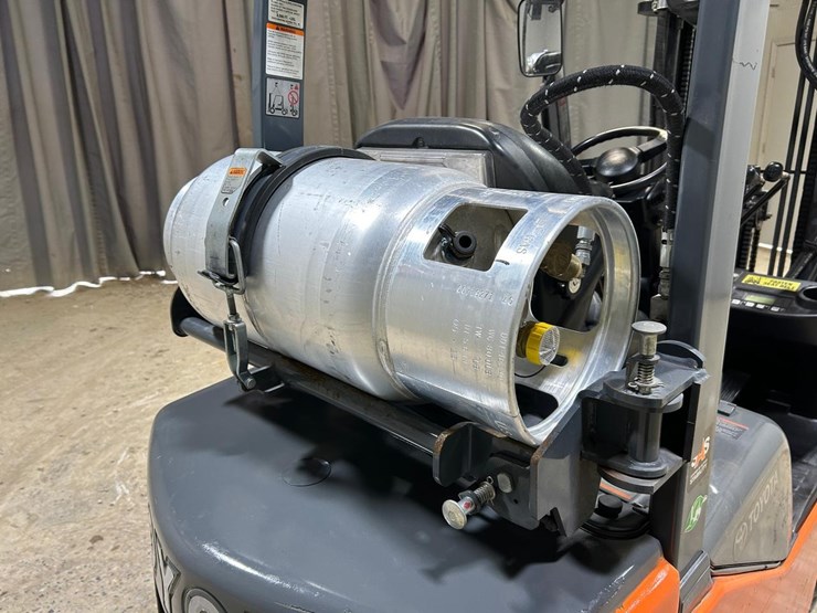 2020-toyota-8fgcsu20-image-13