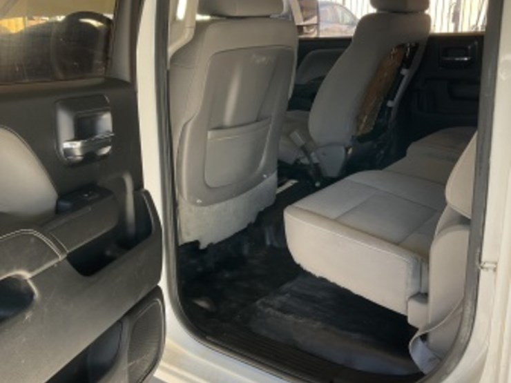 2015-chevrolet-silverado-3500-image-27