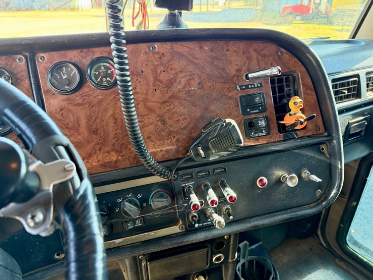 2007-peterbilt-378-image-14