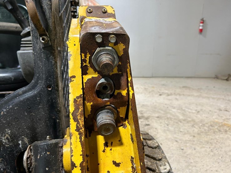 2021-caterpillar-226d3-image-11