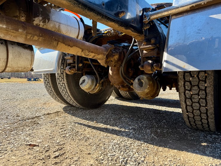 2007-peterbilt-378-image-12