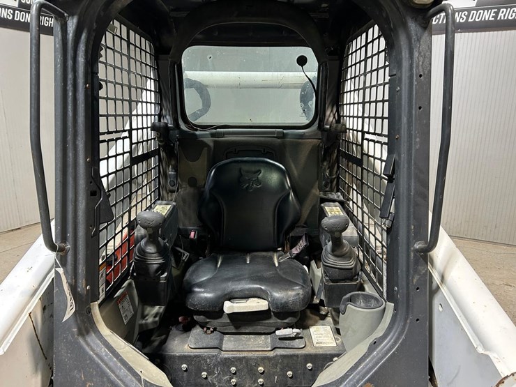 bobcat-t740-image-12
