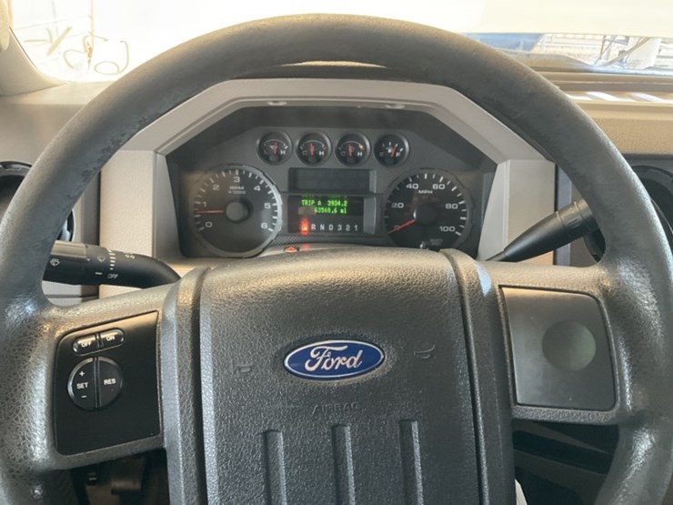 2009-ford-f250-image-16