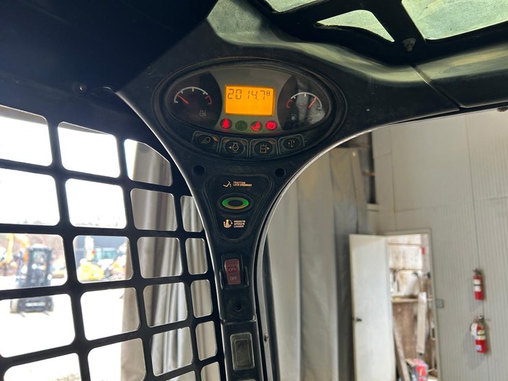 bobcat-t740-image-21