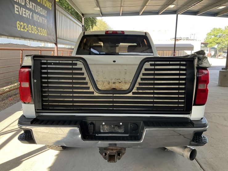 2015-chevrolet-silverado-3500-image-6