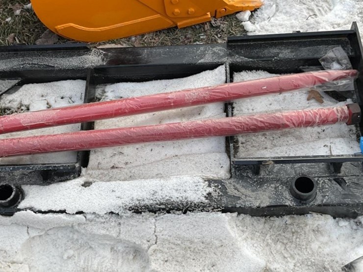 new-unused-giyi-model-bf47-bale-spear-skid-loader-attachment-image-1