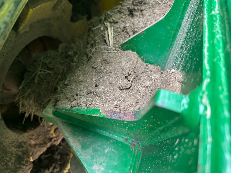 2014-john-deere-9460r-image-22