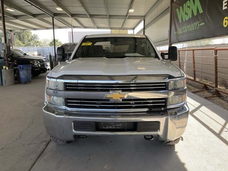 2015-chevrolet-silverado-3500-image-3