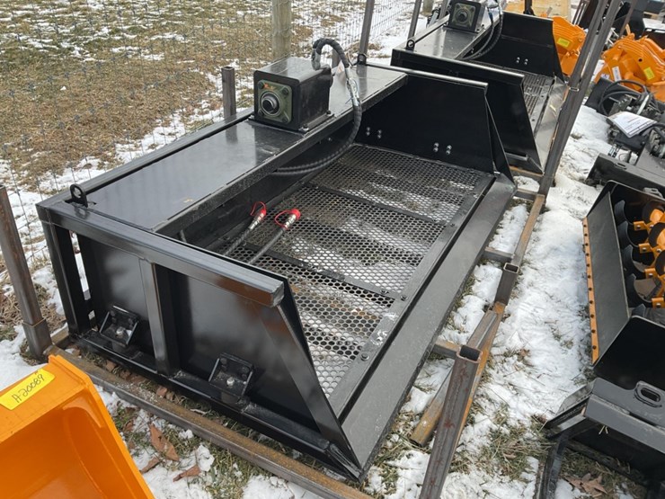 new-unused-giyi-model-vb59-vibrating-bucket-skid-loader-attachment,-79"-wide-image-2