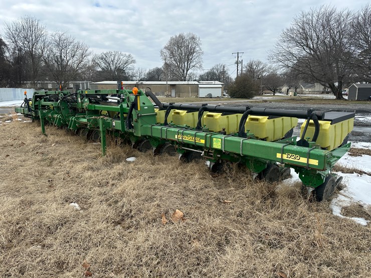 john-deere-1720-image-1