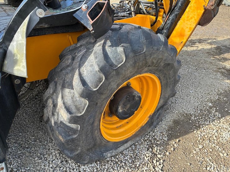 2016-jcb-3cx-image-11