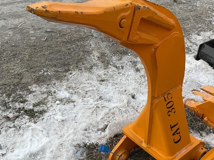 new-unused-giyi-ripper-excavator-attachment,-fits-cat-c-305-excavator-image-1