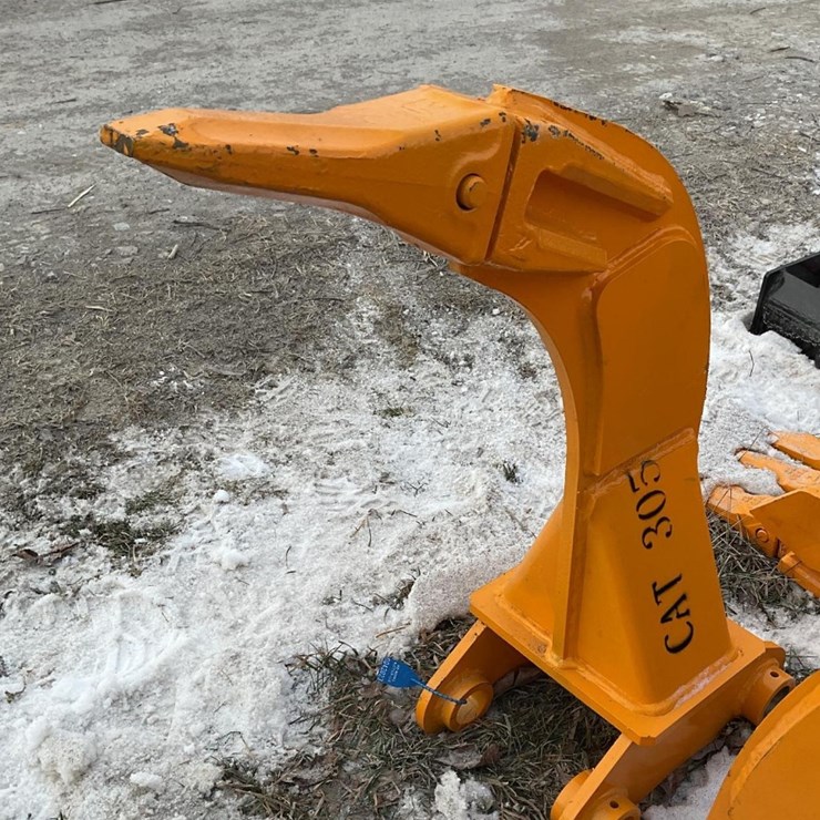 New Unused GIYI Ripper Excavator Attachment, Fits Cat C-305 Excavator