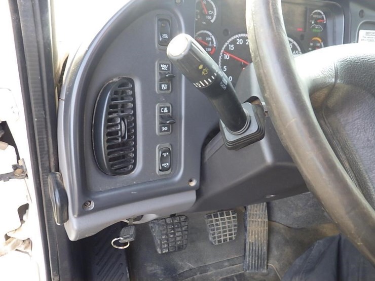 2017-freightliner-m2-s/a-water-truck-image-29