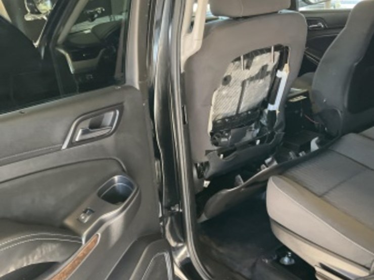 2015-chevrolet-tahoe-image-25