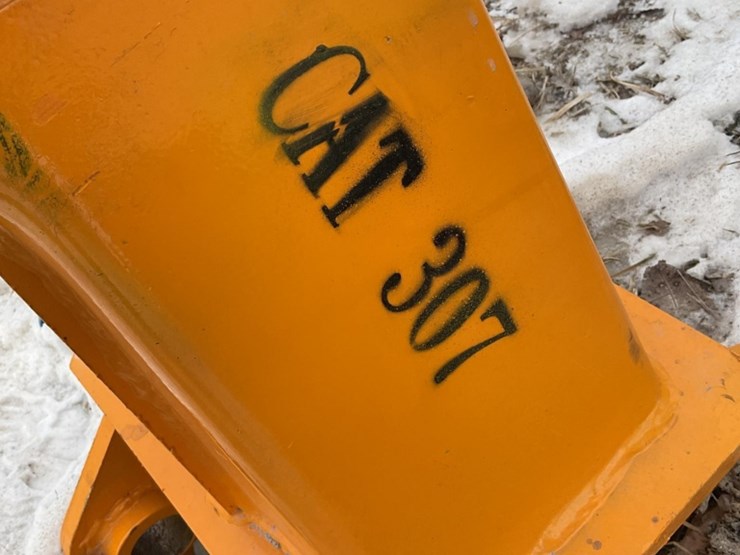 caterpillar-305-image-4