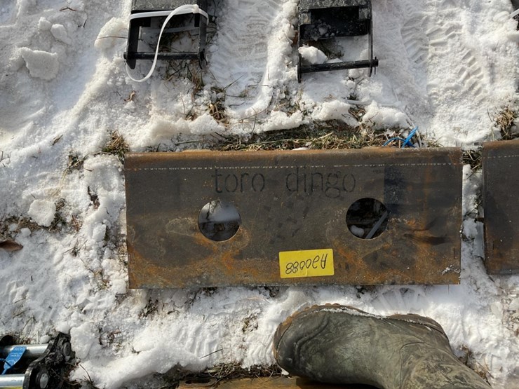 new-unused-giyi-toro-dingo-weldable-mini-skid-loader-mount-plate-image-3