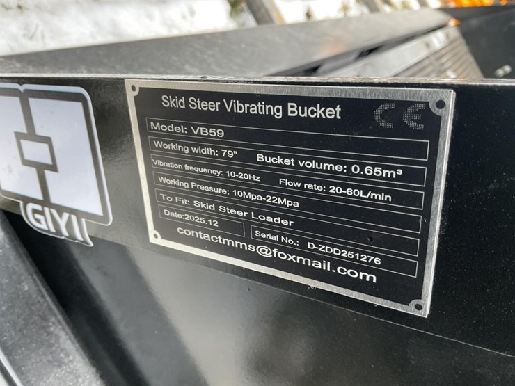 new-unused-giyi-model-vb59-vibrating-bucket-skid-loader-attachment,-79"-wide-image-6