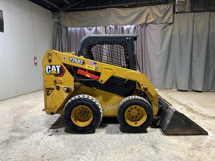 2021-caterpillar-226d3-image-5