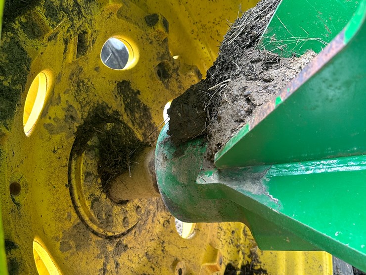 2014-john-deere-9460r-image-22