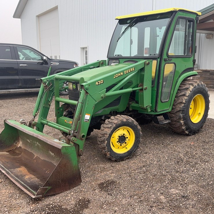 JOHN DEERE 4400