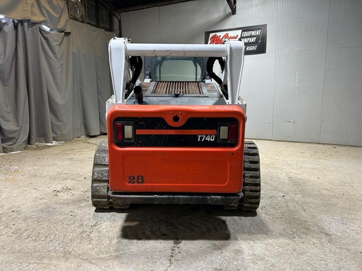 bobcat-t740-image-3