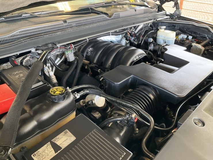 2015-chevrolet-tahoe-image-12